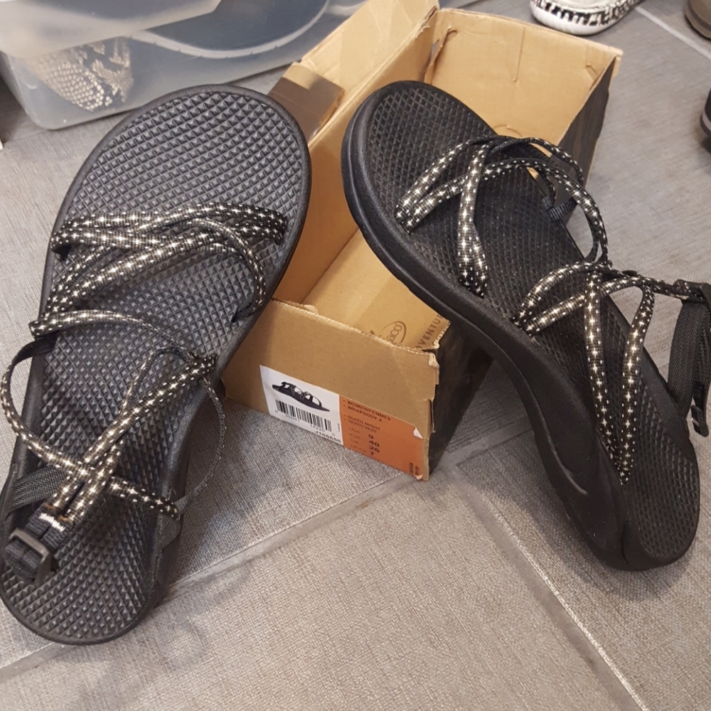 Chaco Quito Night Wrapsody X sandals, Size 9